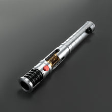 Load image into Gallery viewer, Model Quinlan Vos Replica
